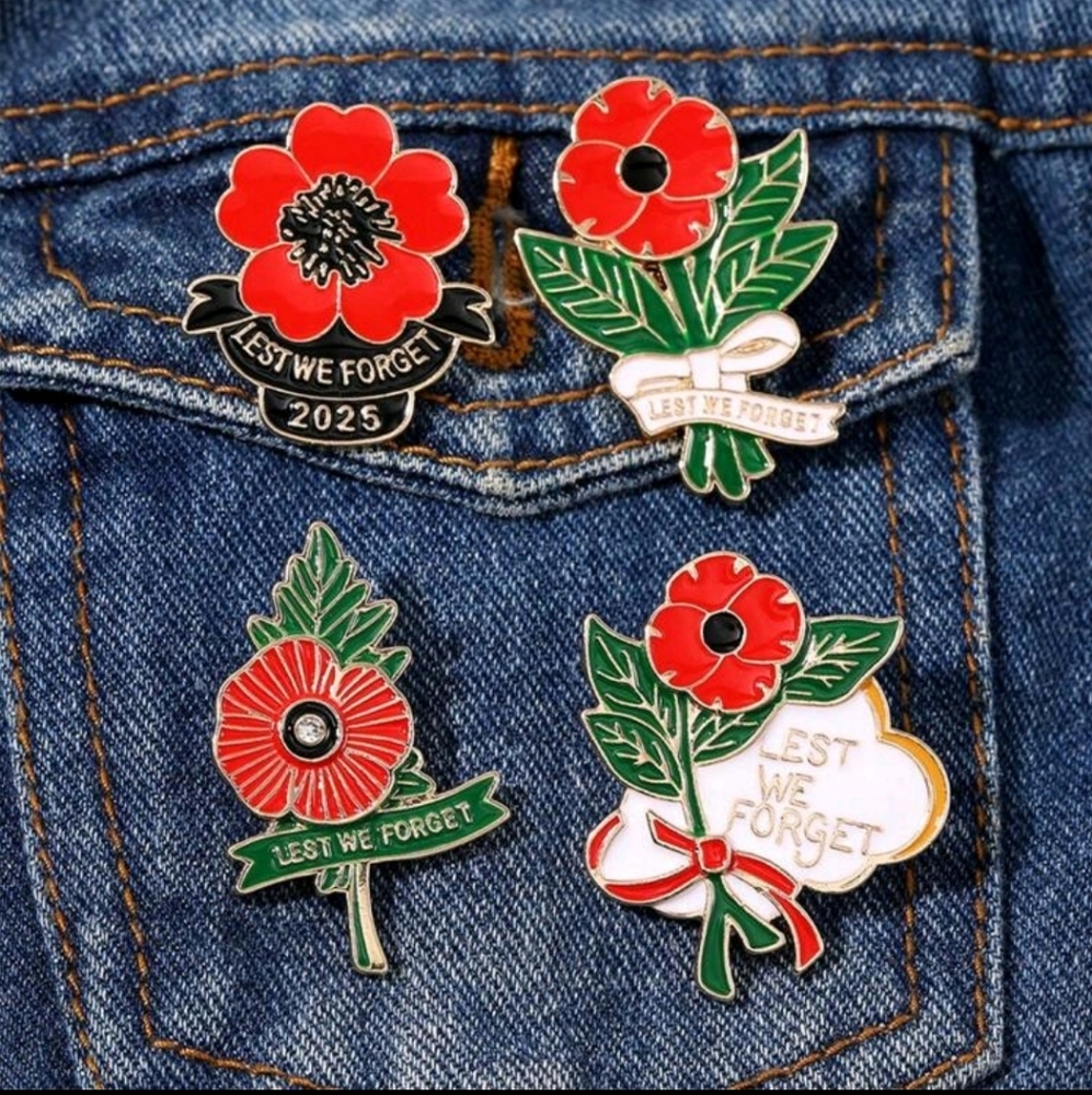 💮⚘️- Remembrance Day Poppy Pin / Broach  💮⚘️